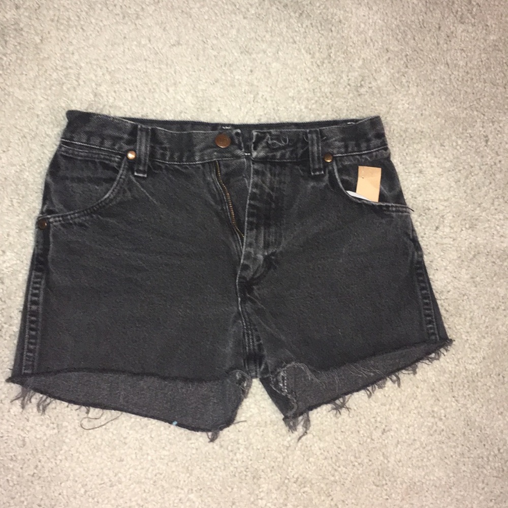 Super cute faded black wrangler shorts